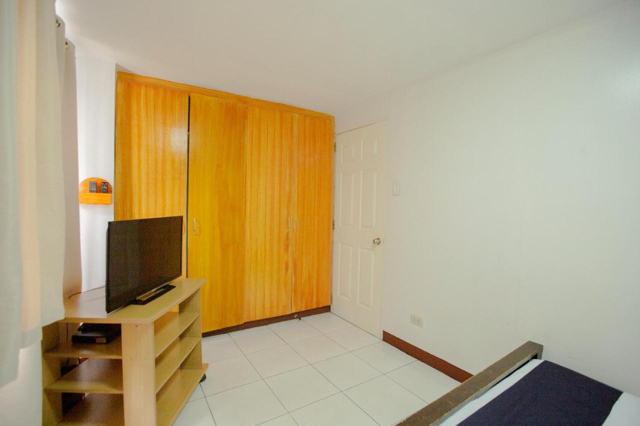 Newgrange Condotel Quezon City Εξωτερικό φωτογραφία